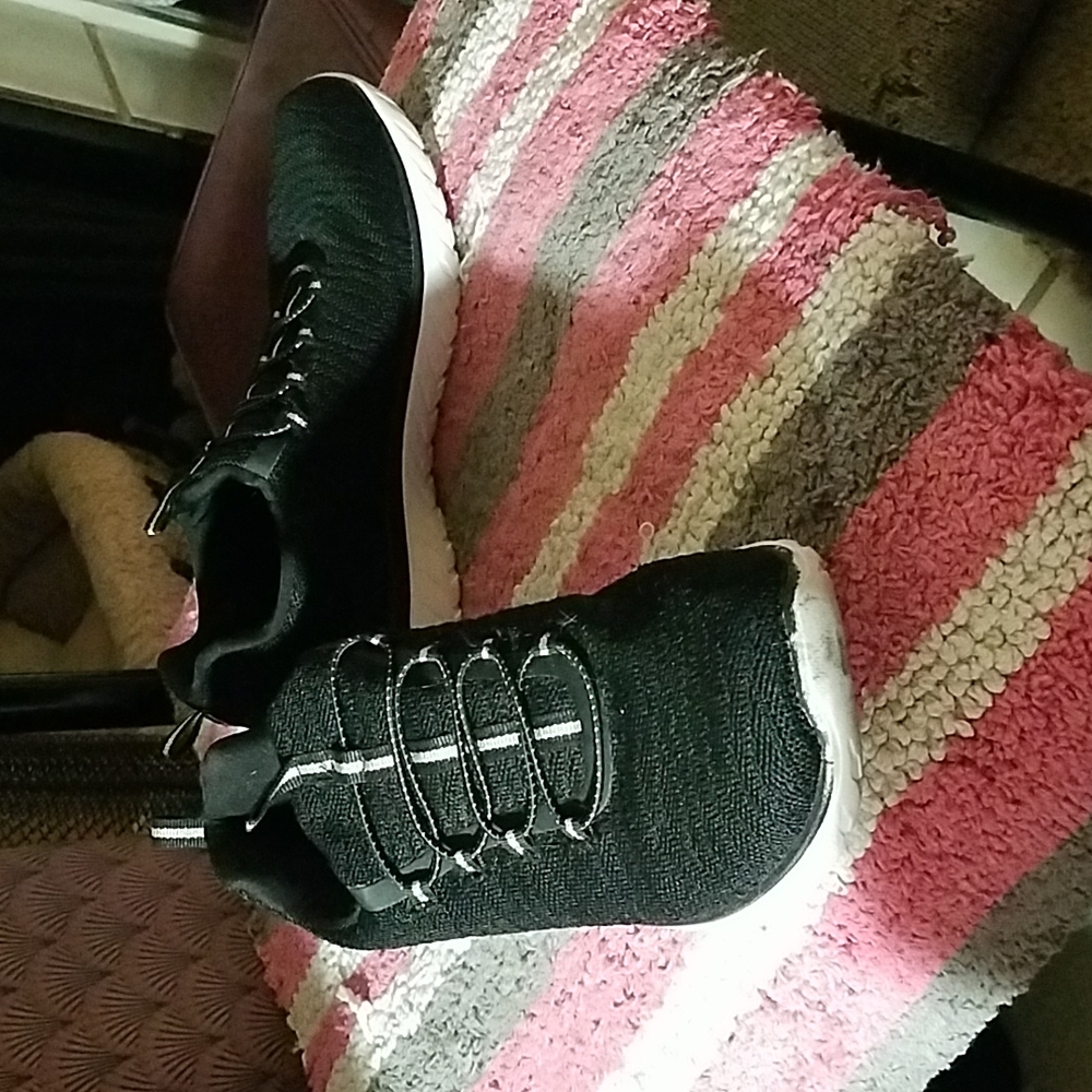 A pair of excellent shape shoes